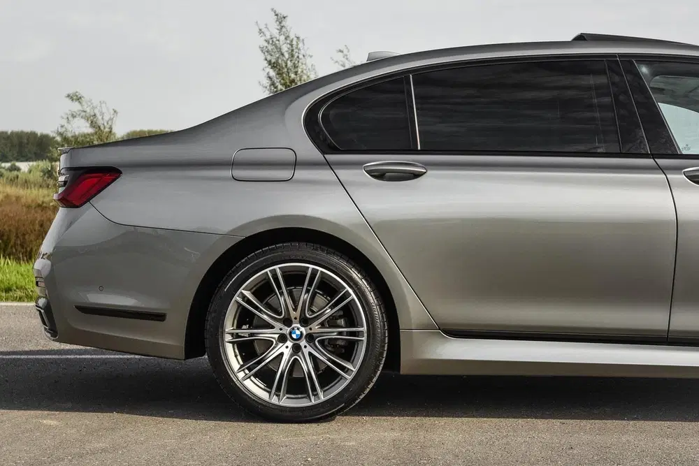 BMW 7-serie 745Le High Executive uit 2020, foto 11