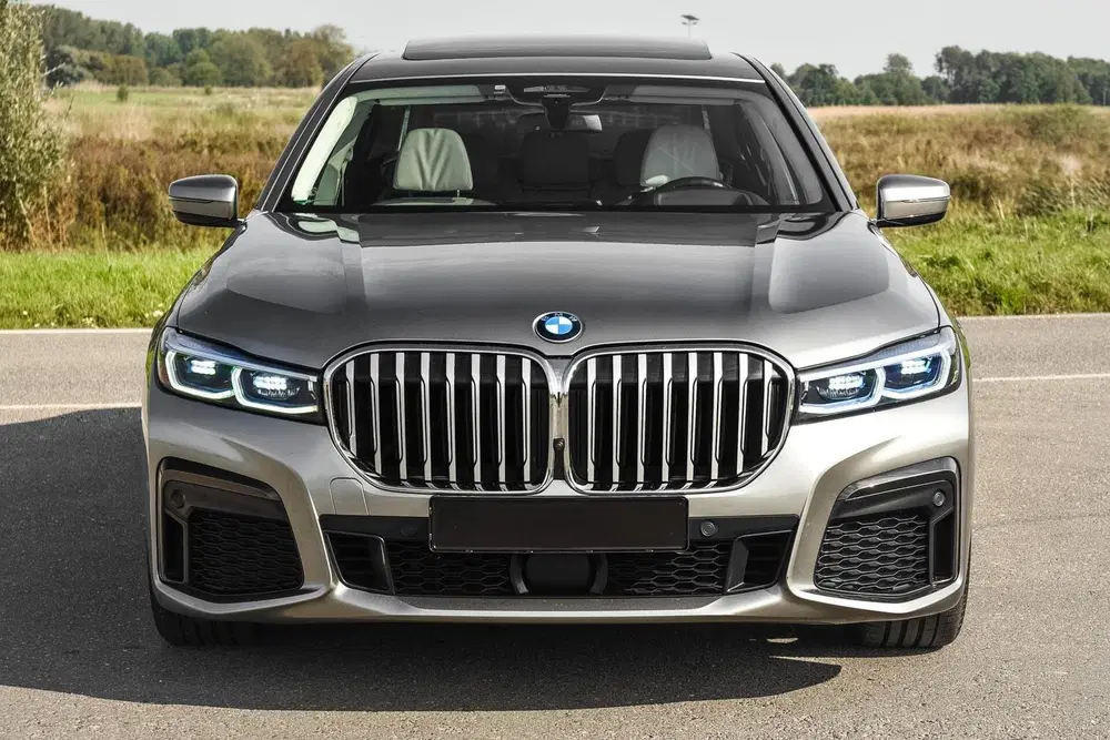 BMW 7-serie 745Le High Executive uit 2020, foto 4