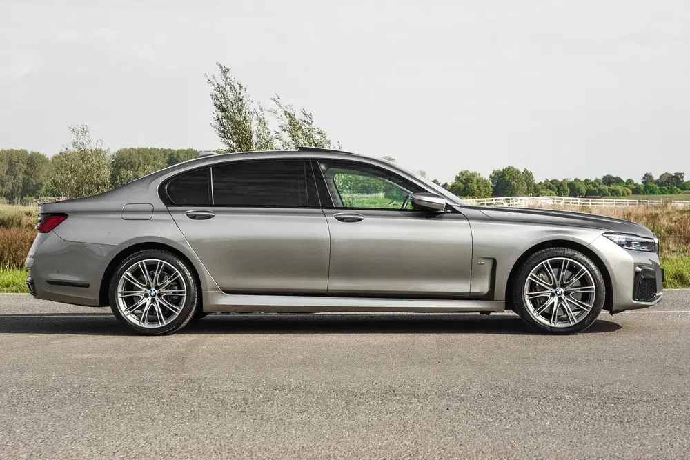 BMW 7-serie 745Le High Executive uit 2020, foto 9