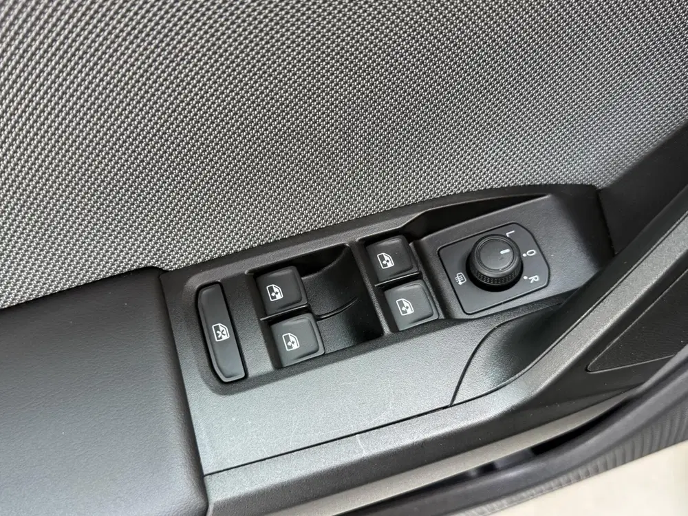 SEAT Leon Leon ST 1.0 EcoTSI Style Business Intense uit 2022, foto 4