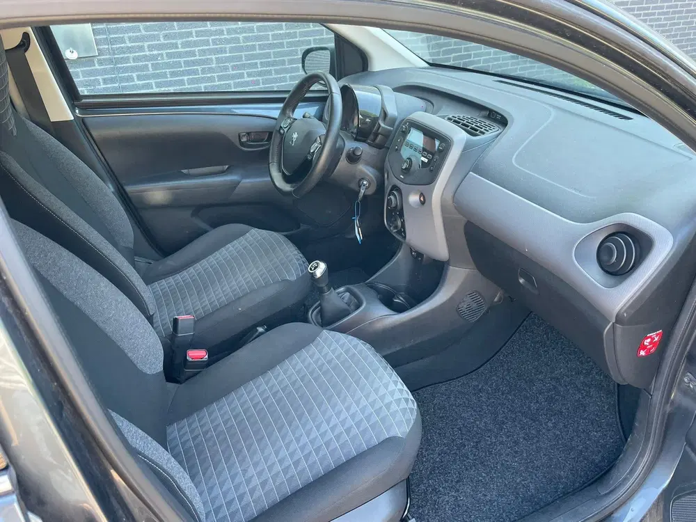 Peugeot 108 1.0 e-VTi Active uit 2021, foto 11