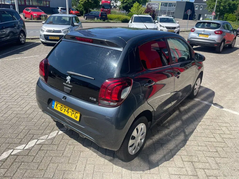 Peugeot 108 1.0 e-VTi Active uit 2021, foto 2