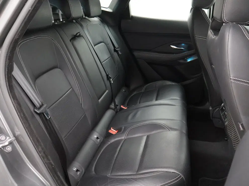 Jaguar E-Pace 2.0 TURBO P250 AWD R-DYNAMIC SE + PANORAMA uit 2019, foto 11