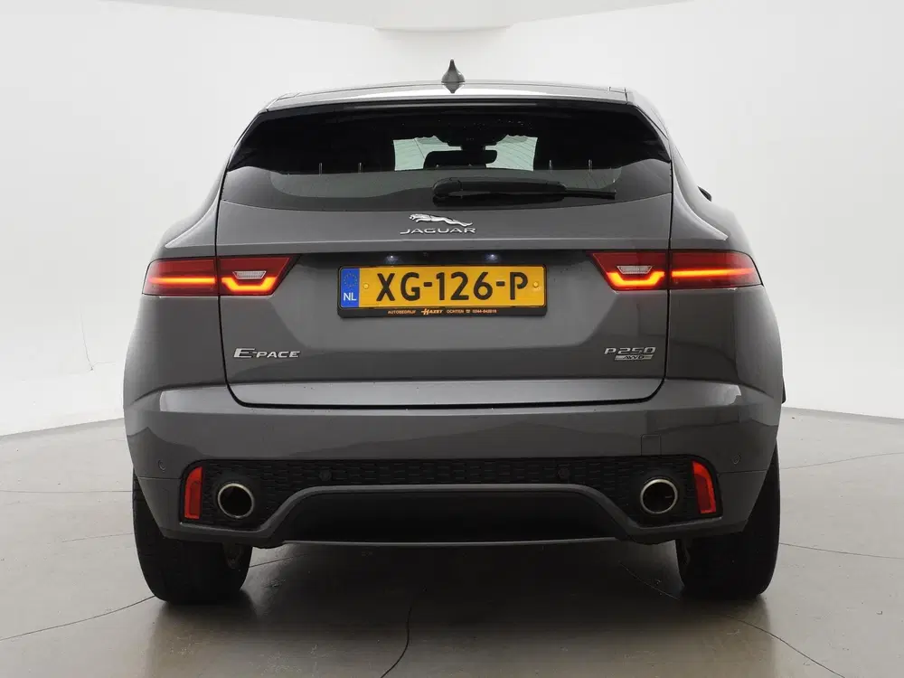 Jaguar E-Pace 2.0 TURBO P250 AWD R-DYNAMIC SE + PANORAMA uit 2019, foto 9