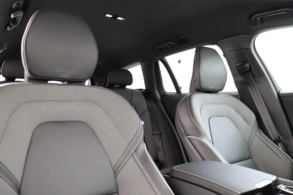 Volvo V60 T8 PLUG-IN HYBRID AWD PLUS PERFORMANCE ED. uit 2026, foto 10