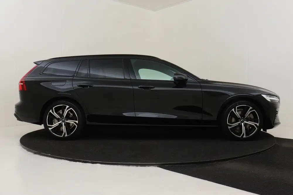 Volvo V60 T8 PLUG-IN HYBRID AWD PLUS PERFORMANCE ED. uit 2026, foto 13