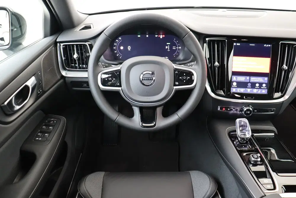 Volvo V60 T8 PLUG-IN HYBRID AWD PLUS PERFORMANCE ED. uit 2026, foto 2