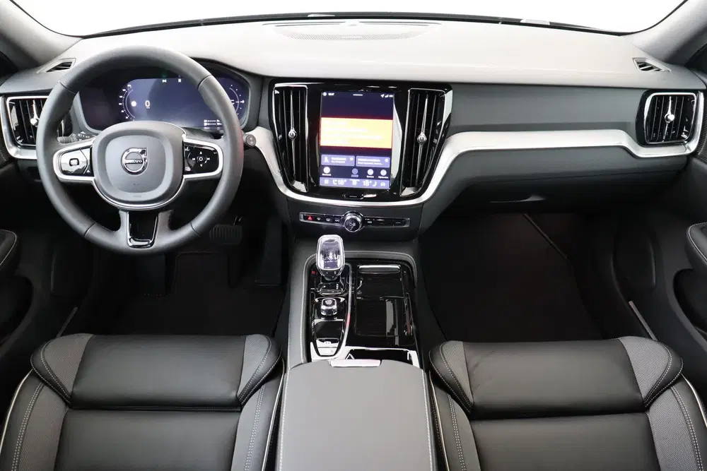 Volvo V60 T8 PLUG-IN HYBRID AWD PLUS PERFORMANCE ED. uit 2026, foto 4