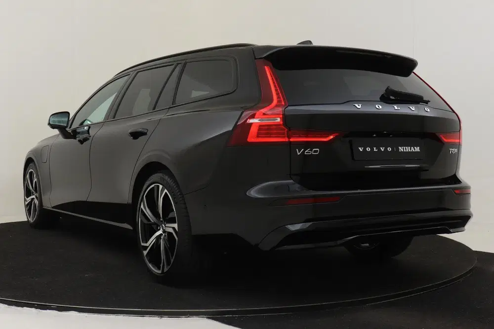 Volvo V60 T8 PLUG-IN HYBRID AWD PLUS PERFORMANCE ED. uit 2026, foto 5