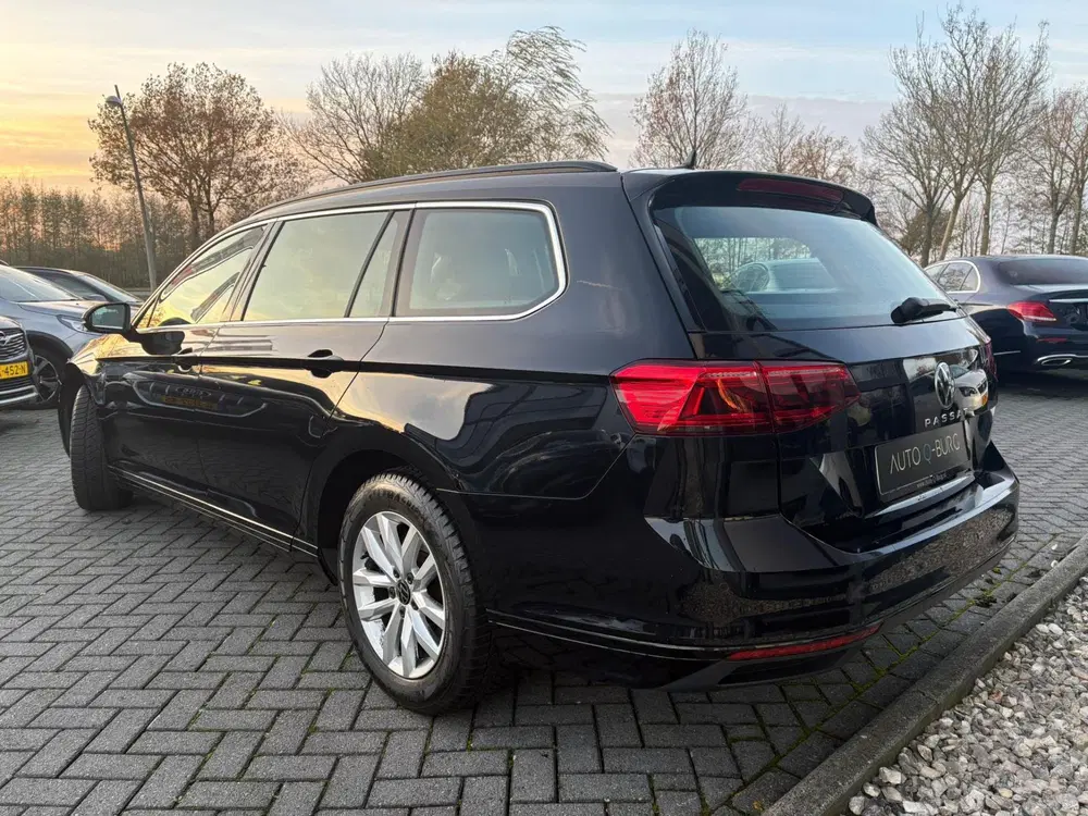 Volkswagen Passat 2.0 TDI Business uit 2022, foto 4