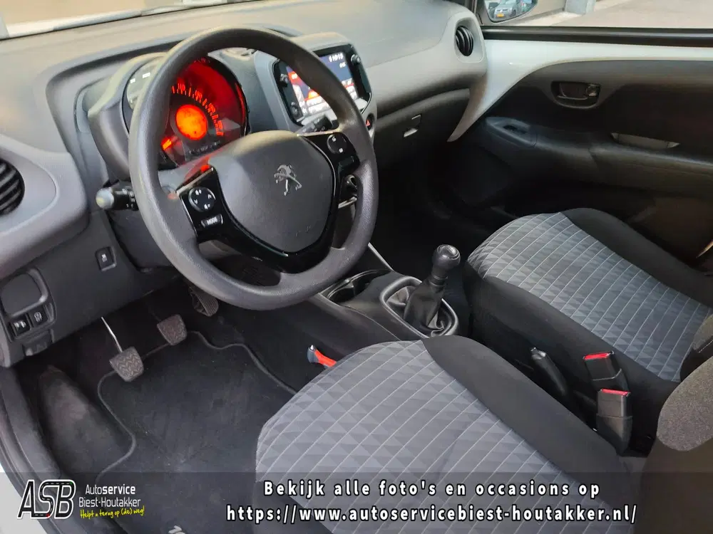 Peugeot 108 1.0 e-VTi Active uit 2021, foto 13