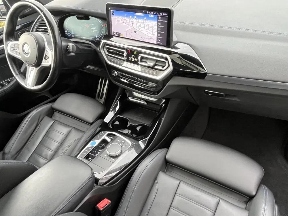BMW iX3 High Executive M-SPORT SOH 100% PANO+TREKH uit 2024, foto 2