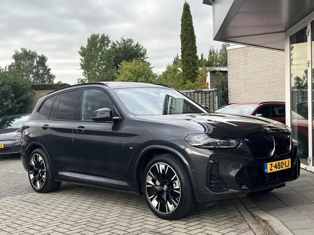 BMW iX3 High Executive M-SPORT SOH 100% PANO+TREKH uit 2024, foto 6