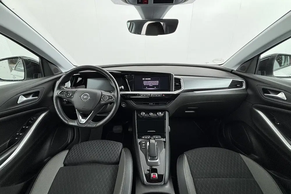 Opel Grandland 1.6 Turbo Plug-In Hybrid Business Elegance uit 2022, foto 2