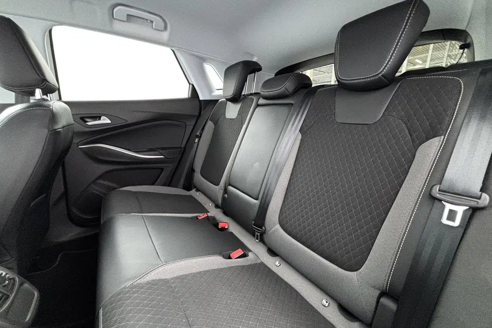 Opel Grandland 1.6 Turbo Plug-In Hybrid Business Elegance uit 2022, foto 5