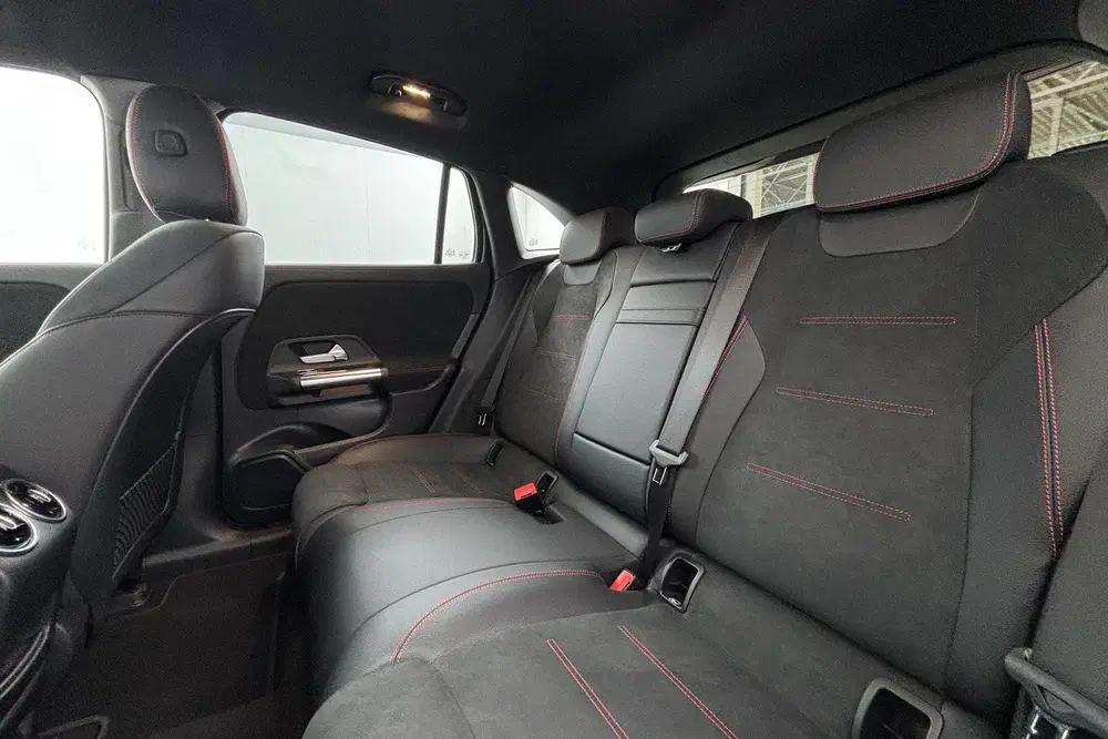 Mercedes-Benz EQA 250 Business Solution AMG 67 kWh uit 2021, foto 4
