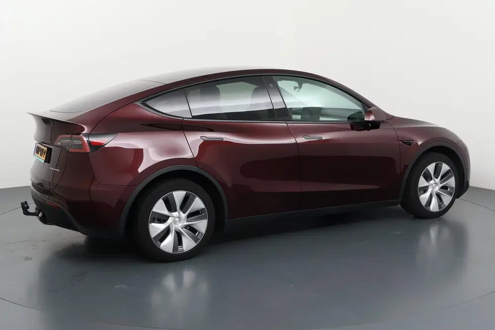 Tesla Model Y Long Range AWD 75 kWh Elektrisch rijplezie uit 2024, foto 6