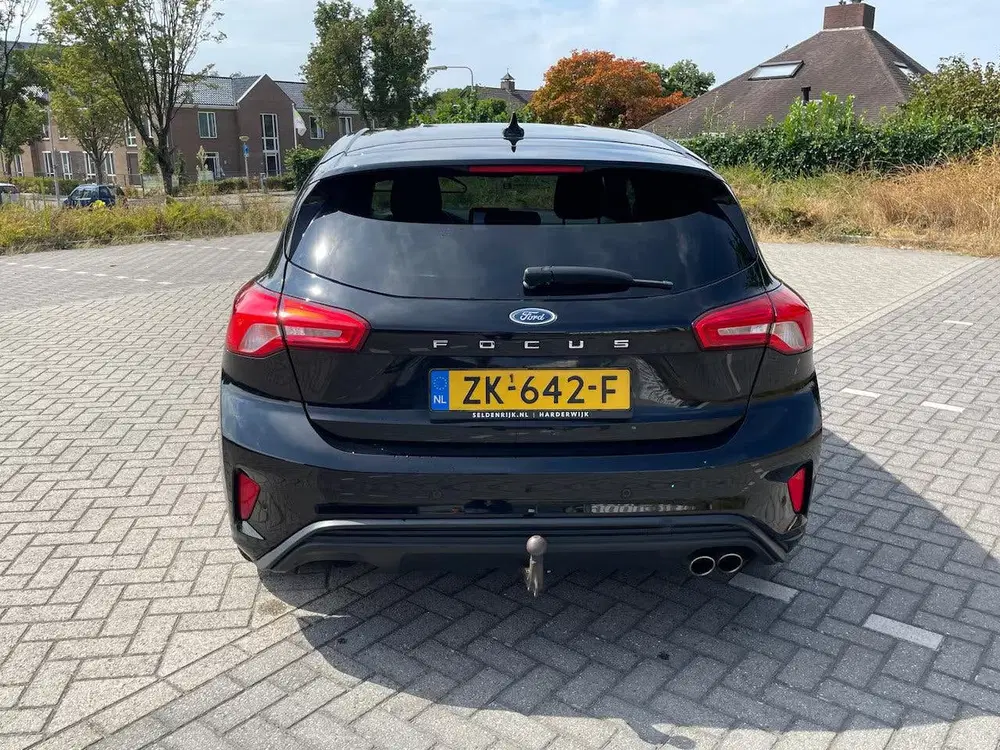 Ford Focus 2.0 EcoBlue ST Line 2019 trekgewicht 1800 uit 2019, foto 2