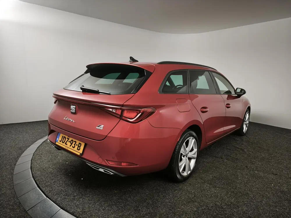 SEAT Leon 1.4 TSI eHybrid PHEV FR Business Inte uit 2021, foto 2