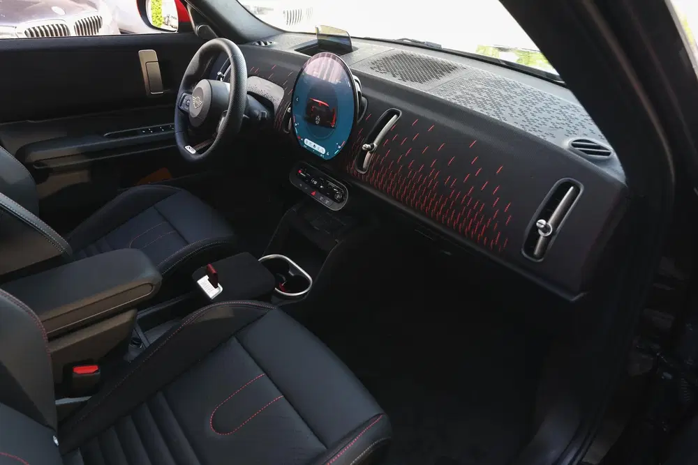 Mini Countryman E JCW uit 2024, foto 4
