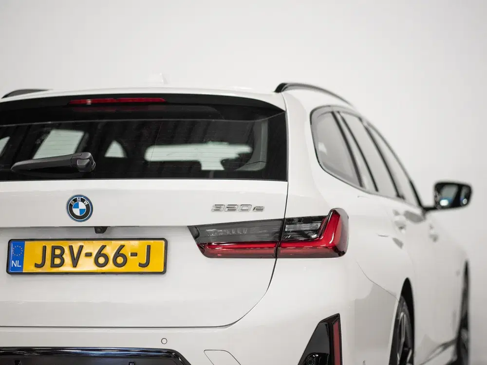 BMW 3-serie 320e Facelift M-Pakket ACC Cam uit 2022, foto 10
