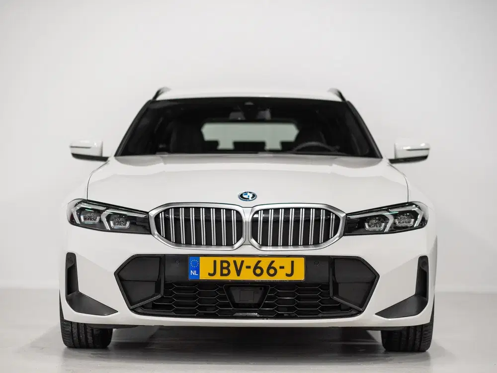 BMW 3-serie 320e Facelift M-Pakket ACC Cam uit 2022, foto 5