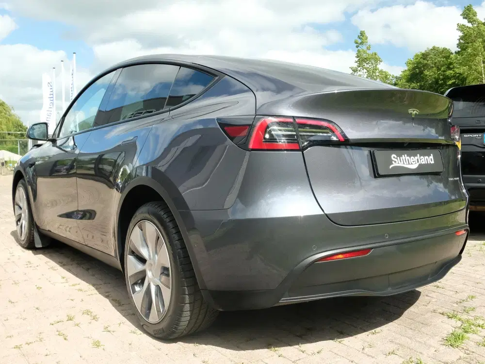 Tesla Model Y Long Range AWD 75 kWh 514 PK uit 2022, foto 4