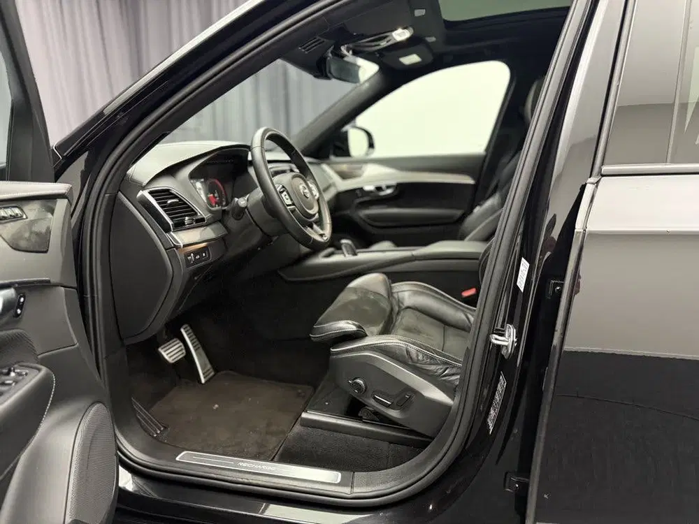 Volvo XC90 T8 Recharge R-Design Black Edition uit 2021, foto 10