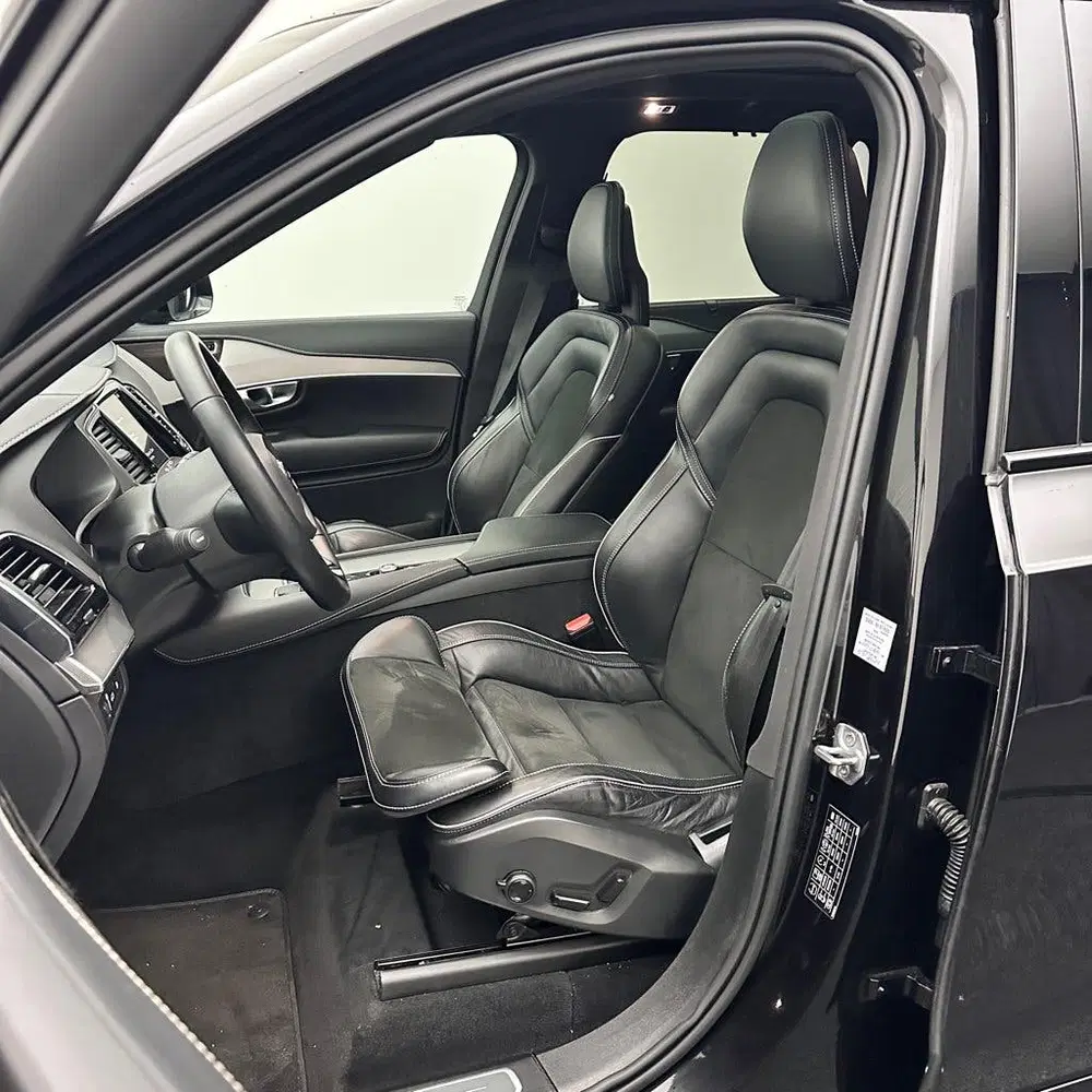 Volvo XC90 T8 Recharge R-Design Black Edition uit 2021, foto 11