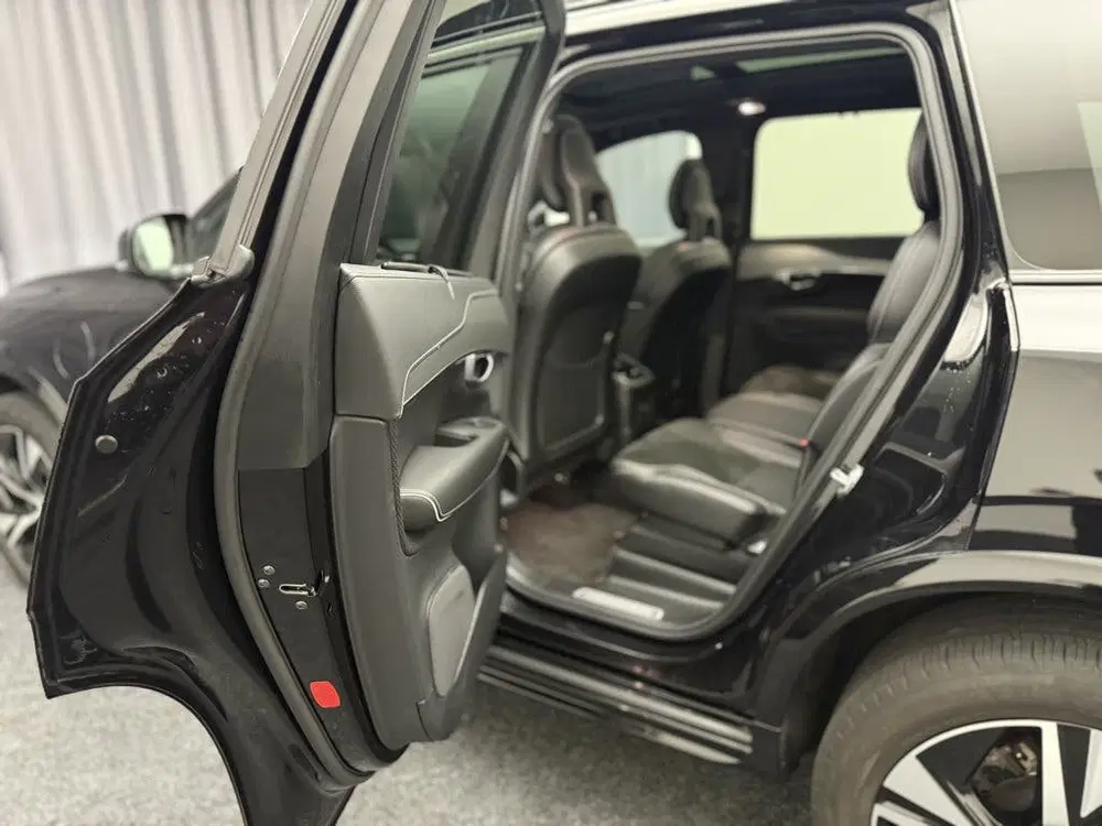 Volvo XC90 T8 Recharge R-Design Black Edition uit 2021, foto 12