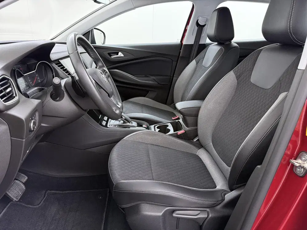 Opel Grandland 1.6 Turbo Hybrid Business Edition uit 2022, foto 10