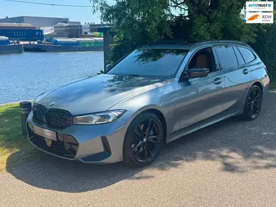 BMW 3-serie 330i xDrive M Sport Laser Panodak Memory uit 2023