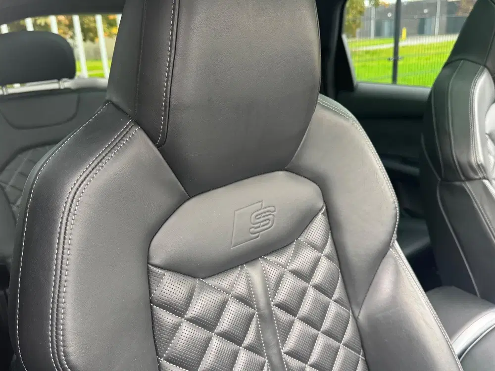 Audi Q7 55 TFSI quattro RS zetels Black Optic Pano uit 2020, foto 11