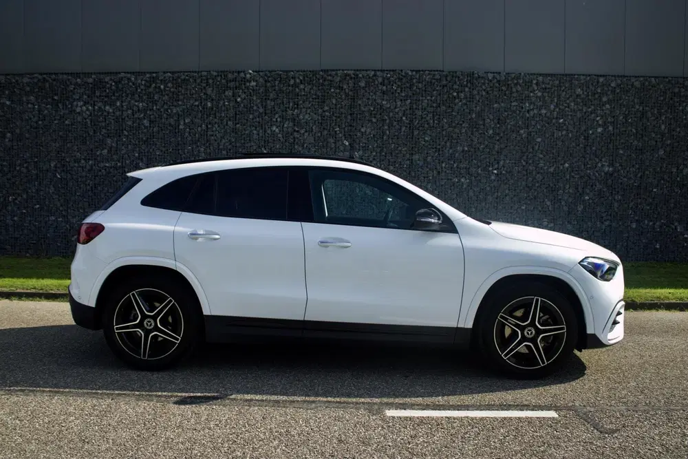 Mercedes-Benz GLA GLA 180 AMG uit 2024, foto 12