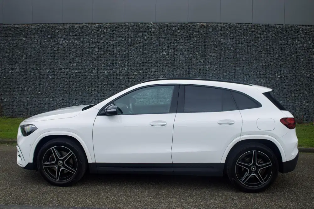 Mercedes-Benz GLA GLA 180 AMG uit 2024, foto 13