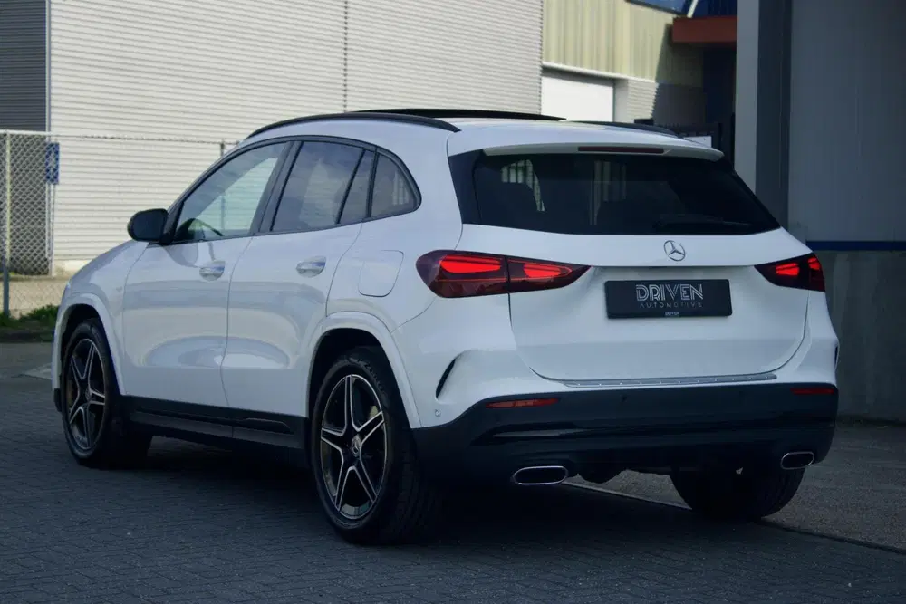 Mercedes-Benz GLA GLA 180 AMG uit 2024, foto 4