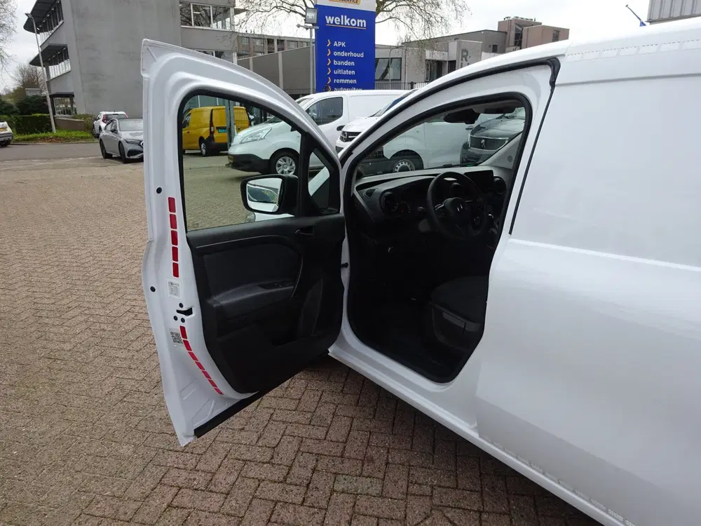 Mercedes-Benz Citan 108 CDI L1 Pro MBUX AIRCO CRUISE CONTROL uit 2022, foto 11