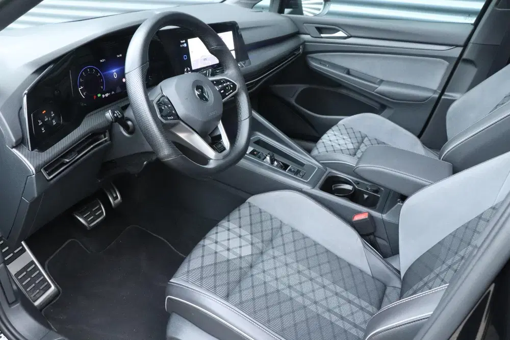 Volkswagen Golf 1.5 eTSI R-Line uit 2020, foto 13