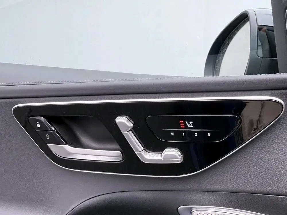 Mercedes-Benz C-Klasse 300 e Business Solution AMG uit 2025, foto 8