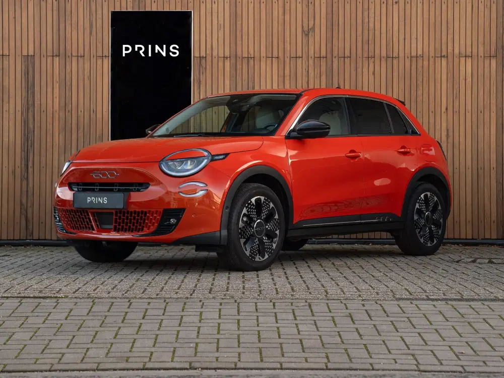Fiat 600 1.2 Hybrid La Prima 145pk uit 2024