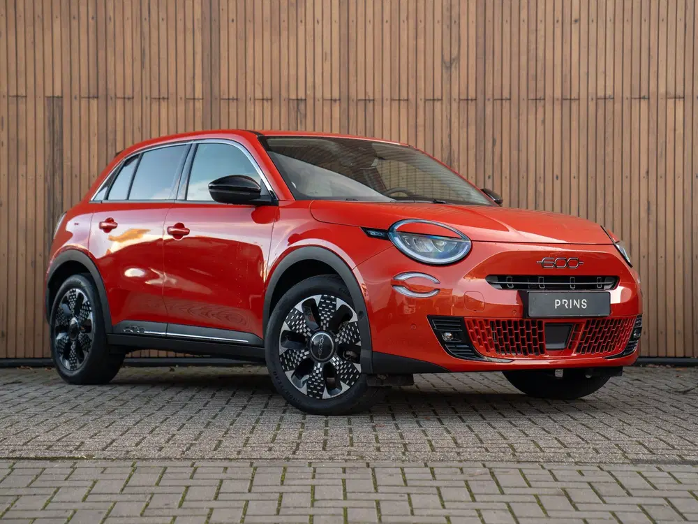 Fiat 600 1.2 Hybrid La Prima 145pk uit 2024, foto 3