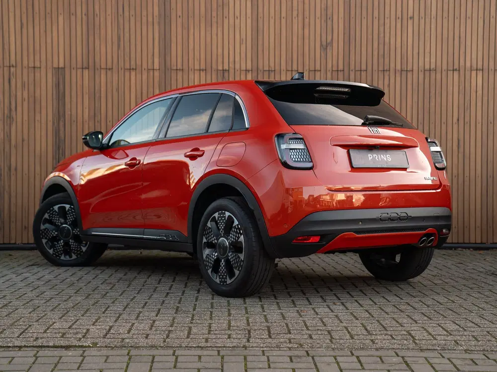 Fiat 600 1.2 Hybrid La Prima 145pk uit 2024, foto 4