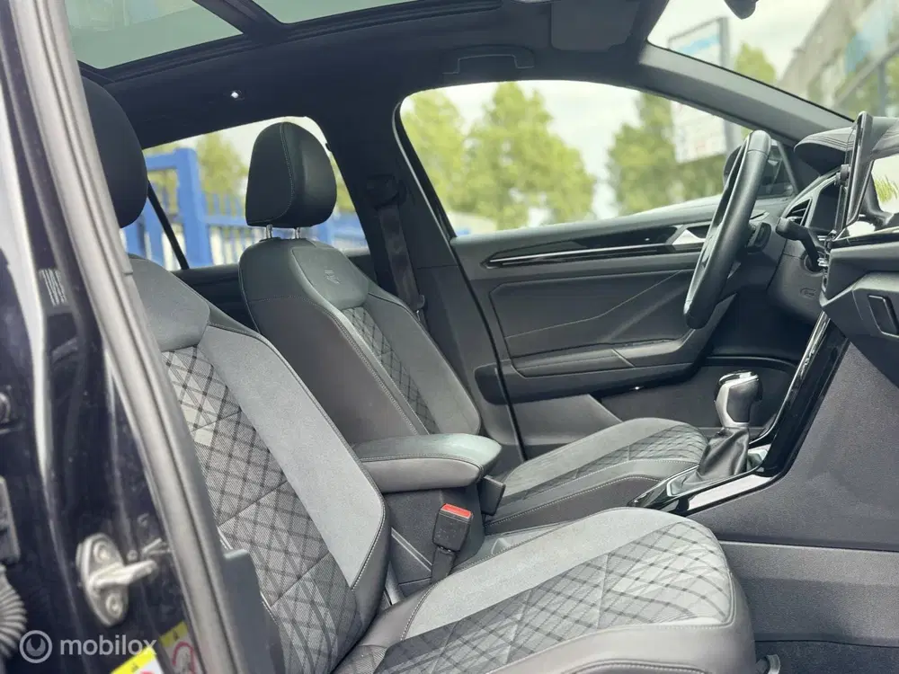 Volkswagen T-Roc 1.5 TSI R-Line uit 2024, foto 11