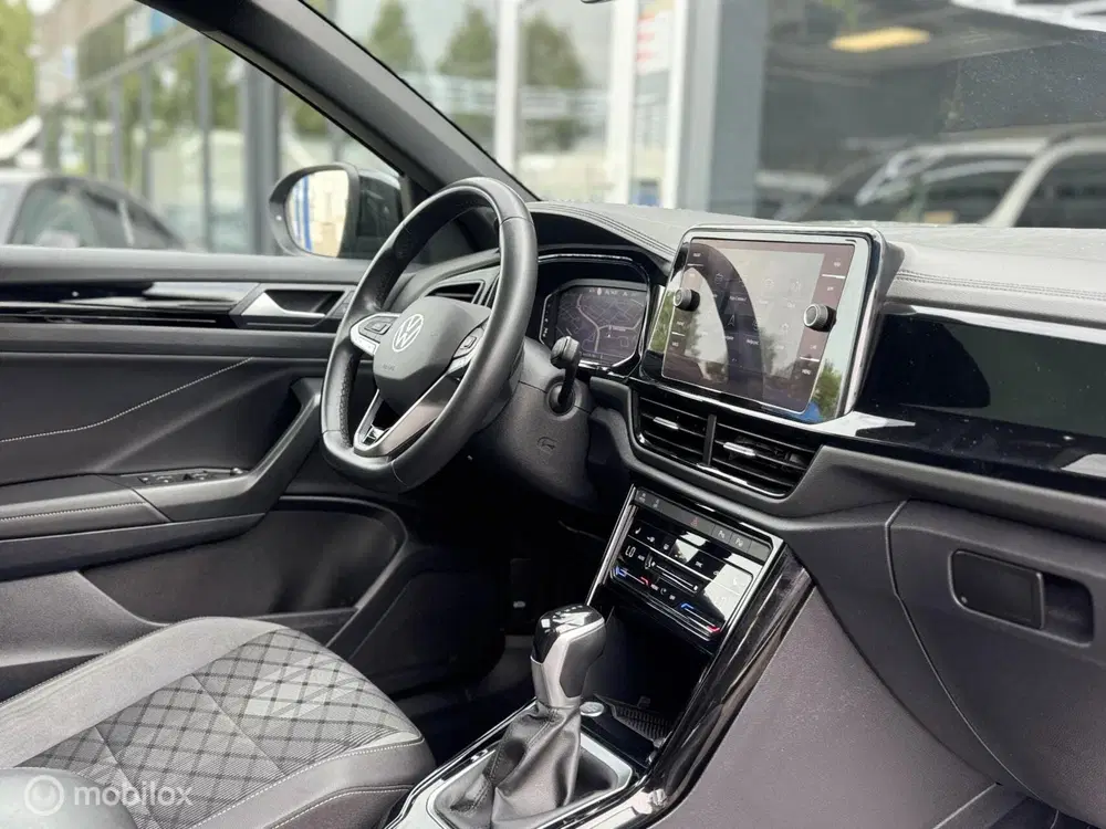 Volkswagen T-Roc 1.5 TSI R-Line uit 2024, foto 13