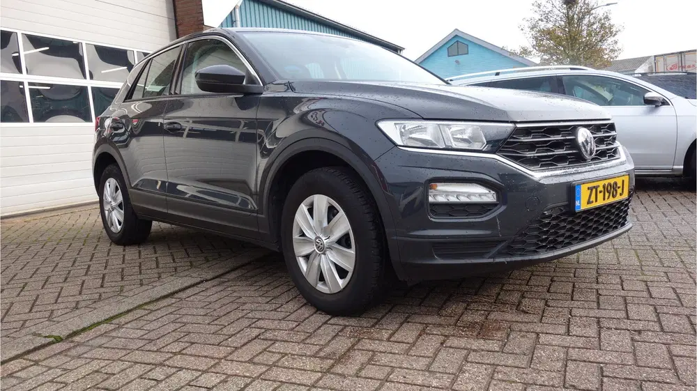 Volkswagen T-Roc 1.0 TSI (bj 2019) uit 2019, foto 2