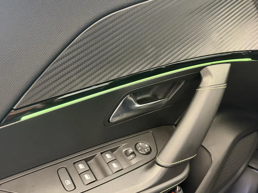 Peugeot 2008 1.2 PureTech GT Pack Automaat uit 2022, foto 15