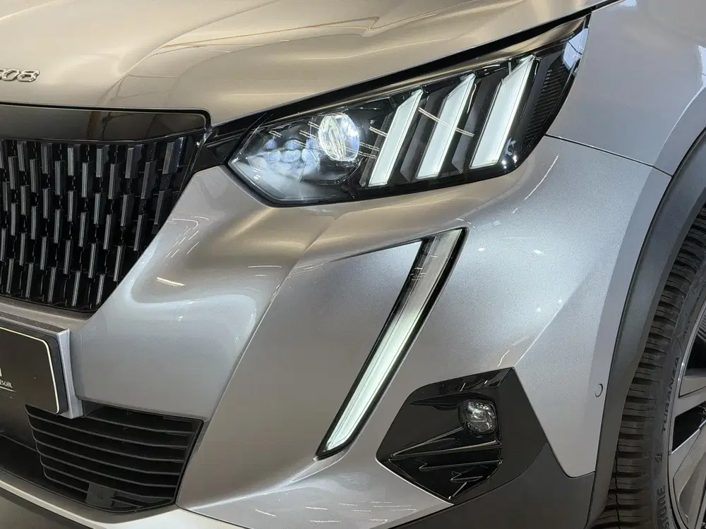 Peugeot 2008 1.2 PureTech GT Pack Automaat uit 2022, foto 7