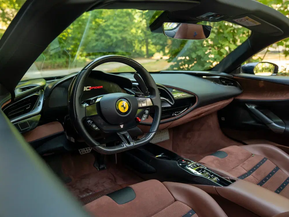 Ferrari SF90 Spider 4.0 V8 uit 2021, foto 10