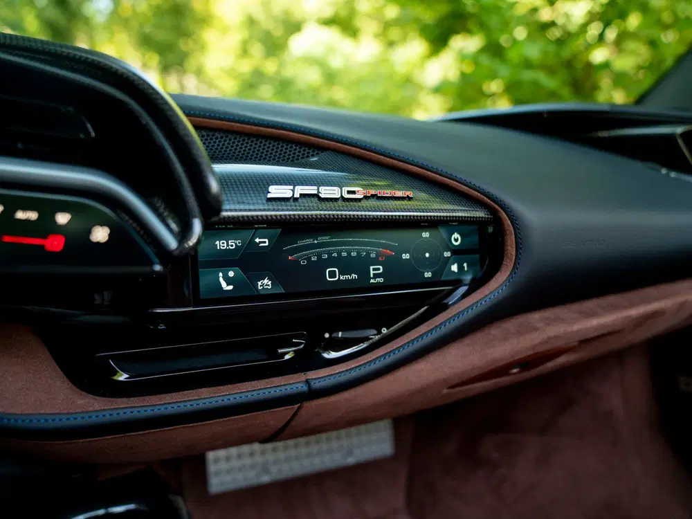 Ferrari SF90 Spider 4.0 V8 uit 2021, foto 11