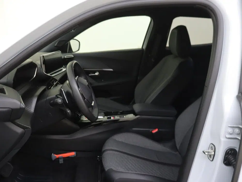 Peugeot 2008 1.2 Hybrid 145 Allure uit 2025, foto 10